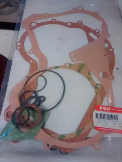3402-260 gasket set (new number 3402-983)------- package has been opened but all pictured items incl...