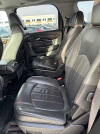 2015 GMC Acadia Denali AWD V6 | Low Mileage | 150,223 km | 7-Passengers Air Conditioner, Backup Came... (image 8)