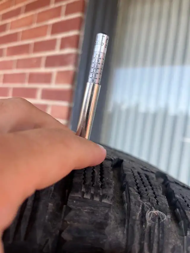 Ram 1500 275-60-20 TOYO G3-ICE ENTRE 8/32 ET 9/32, TRÈS BON 2023 in Cars & Trucks in St-Georges-de-Beauce - Image 6