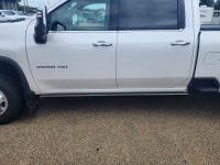 DURAMAX| HEATED & COOLED FRONT BUCKET SEATS | HEATED REAR SEATS | HEATED STEERING WHEEL | SUNROOF |... (image 3)