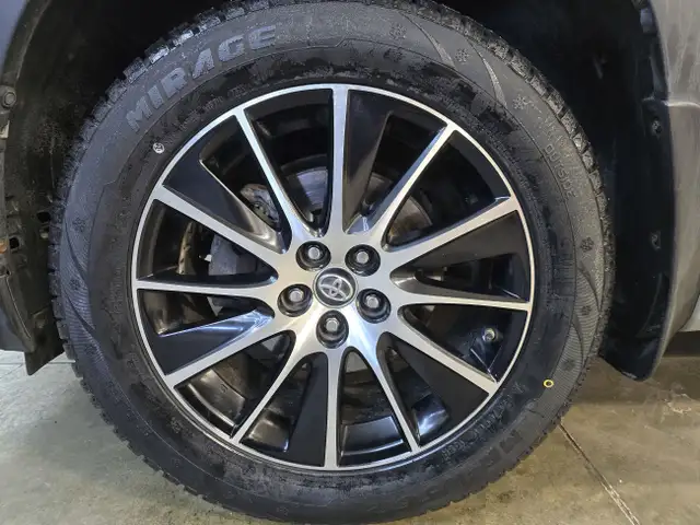 2017 Toyota Highlander XSE, AWD, Captain Seats, No Accident in Cars & Trucks in Edmonton - Image 26