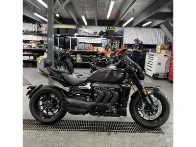 2026 Triumph ROCKET 3 STORM GT Triumph ROCKET 3 STORM GT 2026 Les photos peuvent être à titre indica...