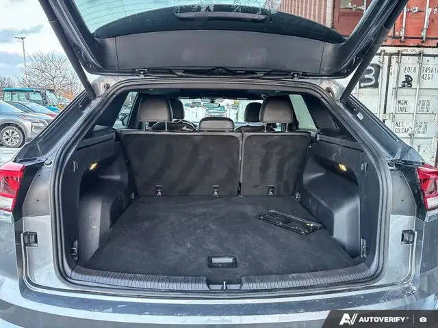 2021 Volkswagen Atlas Cross Sport Highline in Cars & Trucks in Ottawa - Image 22