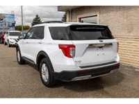 GREAT 3 ROW SUV! - Heated Seats - Backup Camera - Bluetooth - Apple CarPlay & Android Auto - Remote... (image 5)