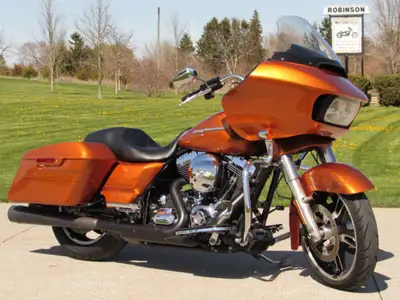 103 Motor - 52,000 KM - ONLY $54 Week NEW LOW PRICE $18,750 ! - This Gorgeous 2015 Road Glide Specia...