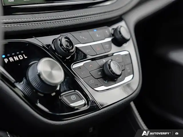 2022 Chrysler Passenger Vans Pacifica Hybrid Limited in Cars & Trucks in Windsor Region - Image 21
