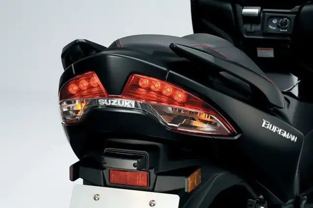 2025 Suzuki Burgman 400 in Scooters & Pocket Bikes in Ottawa - Image 12