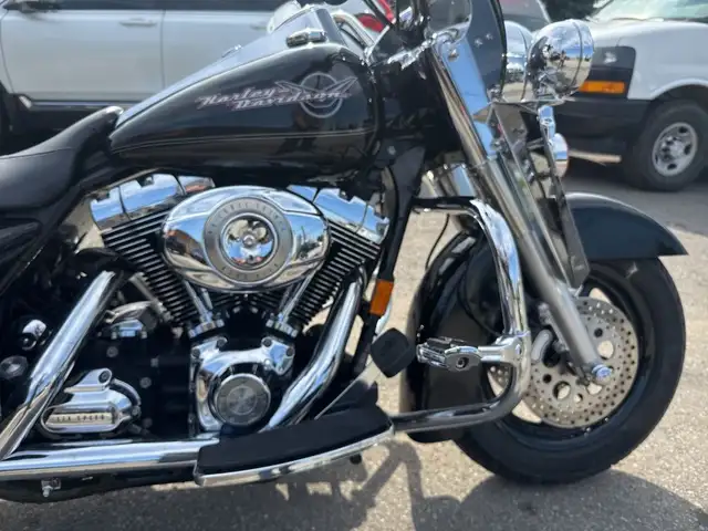 2007 Harley-Davidson Road King ~ ROAD KING ~ 96CI ~ V&H ~ CANADI in Sport Touring in City of Toronto - Image 28