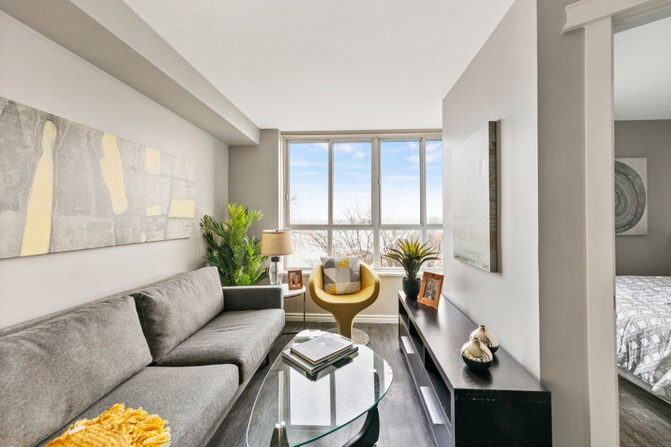 Practical Jr. 1 Bedroom Apt - Amazing Location on Riverside 5