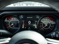 Welcome to Barrie Dodge Chrysler Jeep. TRANSMISSION: 8-SPEED AUTOMATIC (STD),QUICK ORDER PACKAGE 24G... (image 3)