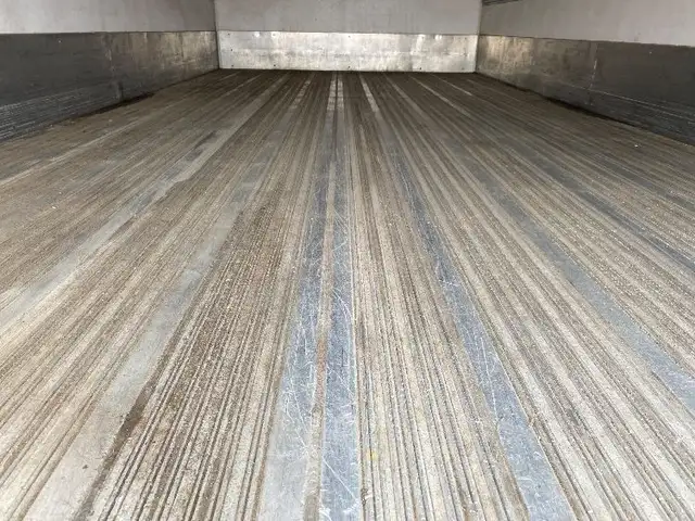 2018 Hino Truck 195 FROZEN in Heavy Trucks in Saskatoon - Image 11