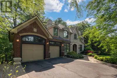 Experience lakeside living in one of South Oakville's most exclusive enclaves. This luxurious custom...
