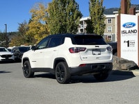 2021 Jeep Compass Altitude 4x4 panoramic sunroof, leather interior, heated seats & wheel, premium au... (image 4)