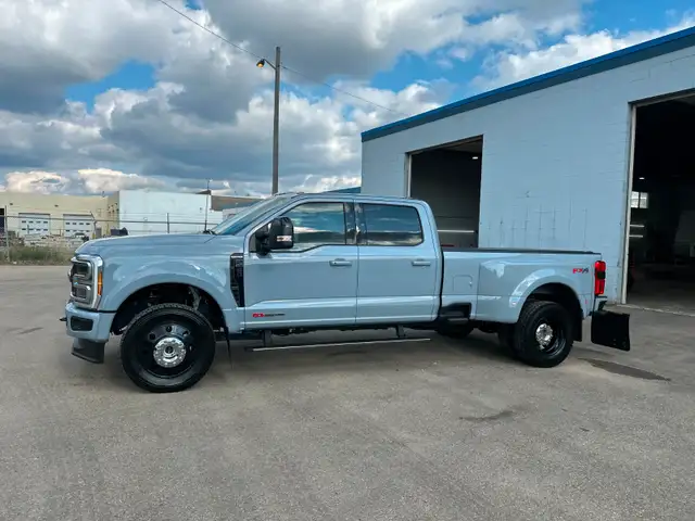 2025 F450 Platinum & 2021 Solitude 3550BH Fifth Wheel63395517811843121