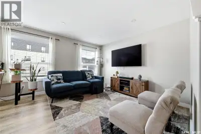 Welcome to 4789 Mutrie Crescent E, located in The Towns, one of Regina’s newest and most desirable e...