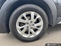 This Hyundai Tucson boasts a Regular Unleaded I-4 2.0 L/122 engine powering this Automatic transmiss... (image 8)
