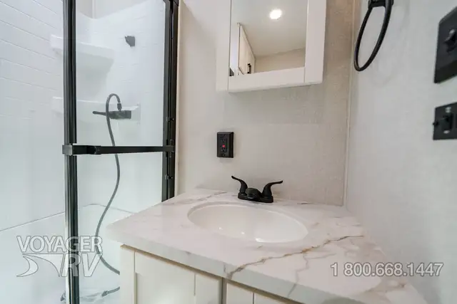 2026 Jayco Jay Flight 401FLTS Bungalow in Travel Trailers & Campers in Kelowna - Image 16