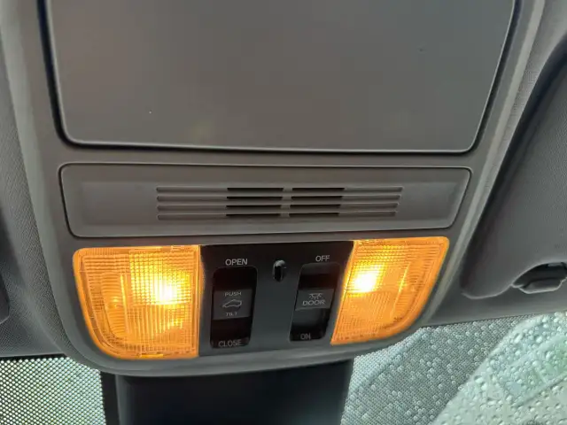 2018 Kia Sportage EX AWD, LEATHER, SUNROOF, HEATED POWER SEATS ! in Cars & Trucks in Ottawa - Image 34