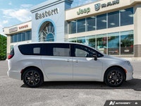 This Chrysler Pacifica has a durable Regular Unleaded V-6 3.6 L/220 engine powering this Automatic t... (image 5)