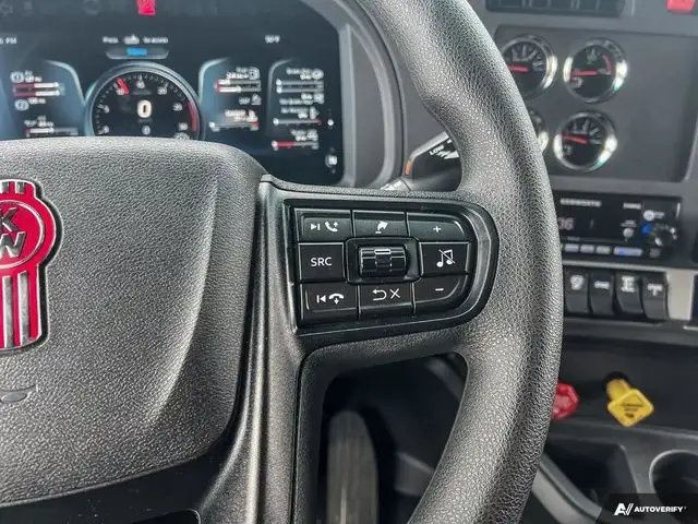 2025 Kenworth T680 in Heavy Trucks in Moncton - Image 16