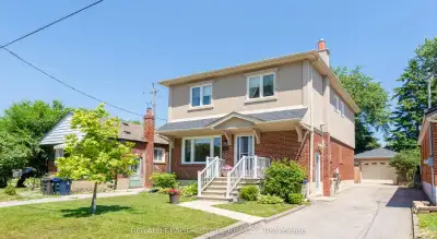 Price: $899,000 / $3,411/mo Dont miss this rare opportunity to own a beautifully updated detached ho...