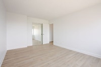 Offre spéciale : 3 mois de loyer à 50 % ! Appartements 5 (3 chambres) disponibles dès maintenant au... (image 5)