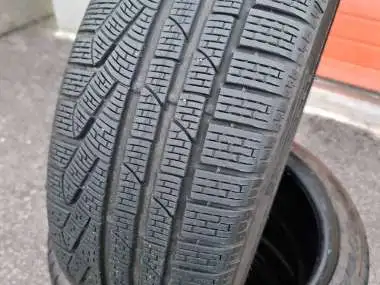 2 x 245/40/20 PIRELLI sottozero WINTER tires 90 % tread left Dot2021 . Good condition for Audi Rs6 R...