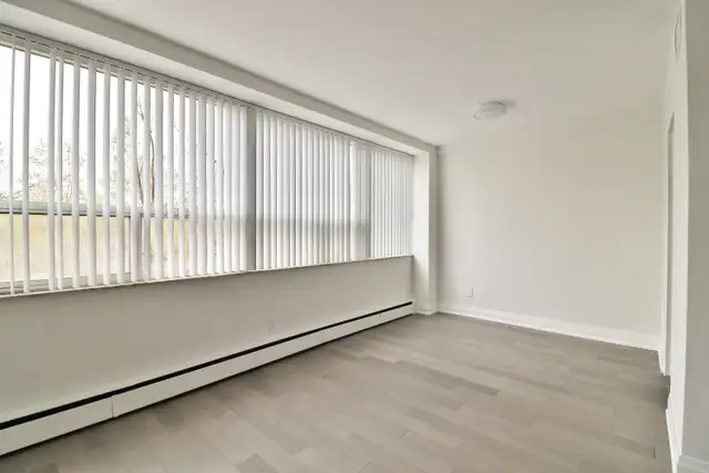 2 Bedroom 1.5 Bath in Long Term Rentals in City of Toronto - Image 9