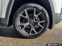 This Jeep Cherokee has a trusty Intercooled Turbo Gas/Electric I-4 1.6 L/98 engine powering this Var... (image 9)