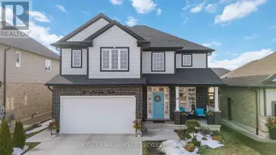 Welcome to 26 Ambrosia Path in St. Thomas, a beautifully upgraded 2021-built home by Collier Homes o...