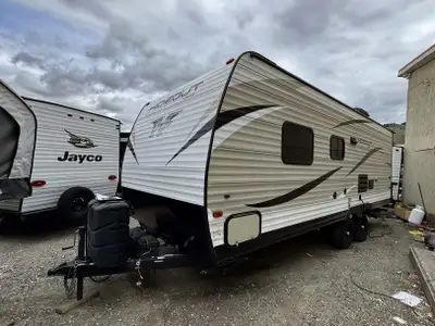2019 Hideout 21LHS Family Bunkhouse Travel Trailer with Solar Power Comfortable, family-friendly, an...