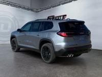 The GMC Acadia provides comfort, style and safety combined with flexible space and cargo capacity. K... (image 2)