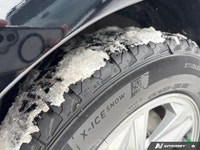 This Hyundai Elantra delivers a Regular Unleaded I-4 2.0 L/122 engine powering this Variable transmi... (image 9)