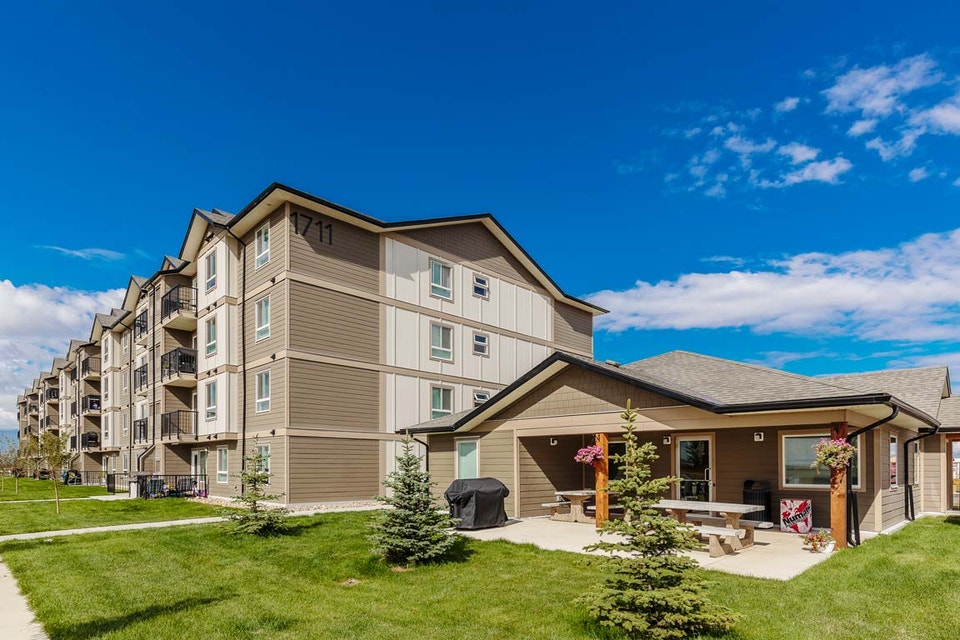 PetFriendly Two Bedroom One Bath with Insuite Laundry for Rent Long