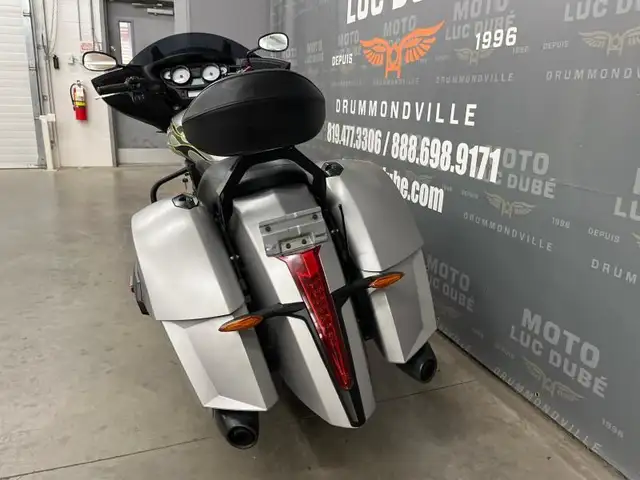 2014 Victory Motorcycles Cross Country in Street, Cruisers & Choppers in Drummondville - Image 11