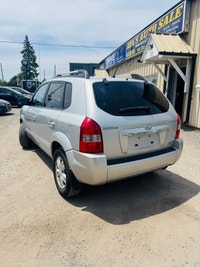 2009 Hyundai Tucson GLS Year: 2009 Make: Hyundai Model: Tucson Mileage: 195,081 Km Transmission: Aut... (image 2)