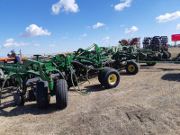 PARTING OUT: John Deere 1835 Air Drill (Parts & Salvage)