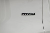 This Audi Q5 boasts a Intercooled Turbo Premium Unleaded I-4 2.0 L/121 engine powering this Automati... (image 8)