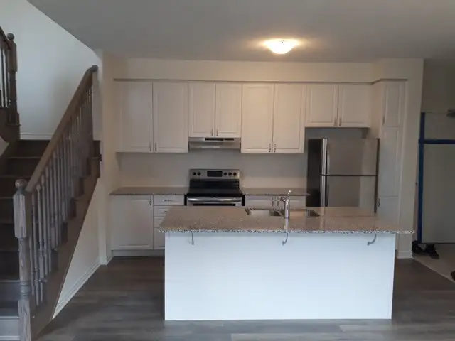 3 Bedroom 3 Washroom townhouse for Rent Pickering in Long Term Rentals in Oshawa / Durham Region - Image 4