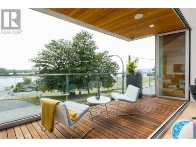 Last unit remaining! Welcome to Eventide, one of Vancouver´s most iconic luxury residences. Comprise...