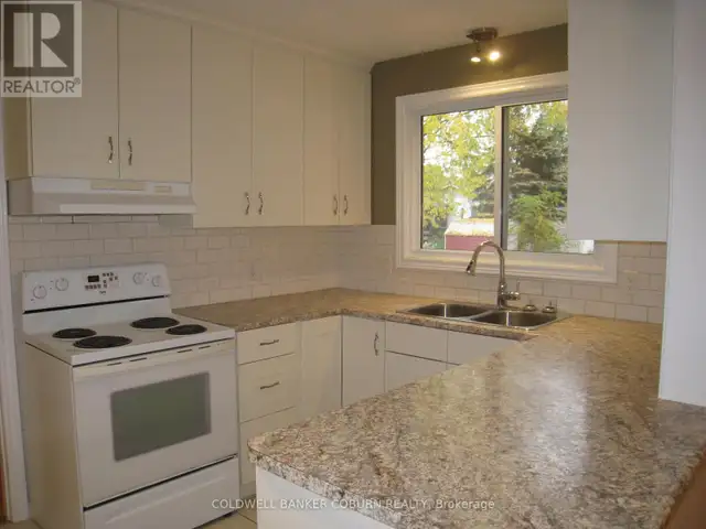 304 GEORGE STREET E North Grenville, Ontario in Long Term Rentals in Ottawa - Image 4