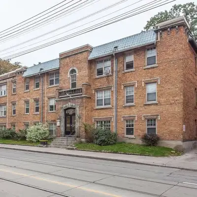 Located in a quiet, established residential neighbourhood, the apartment offers spacious, well-maint...