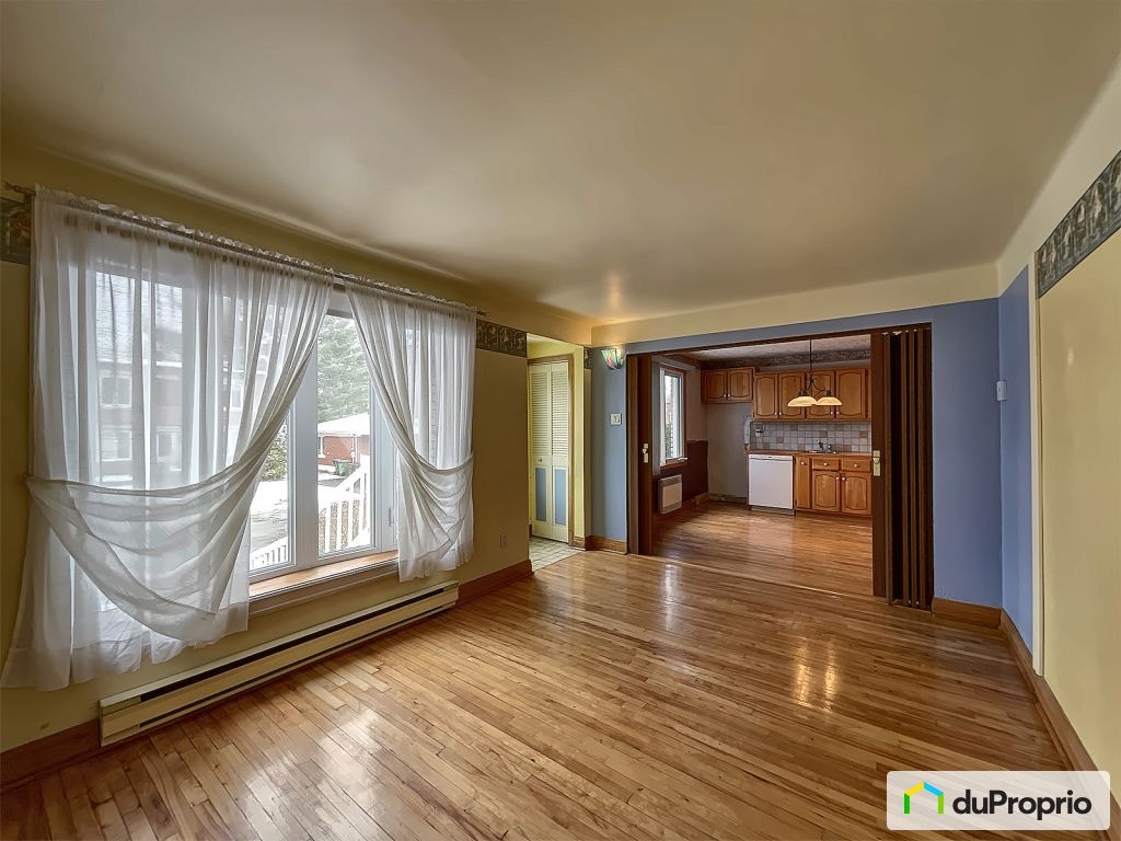 $324,999 - 2 Storey for sale in Sherbrooke (Mont-Bellevue) — photo 2