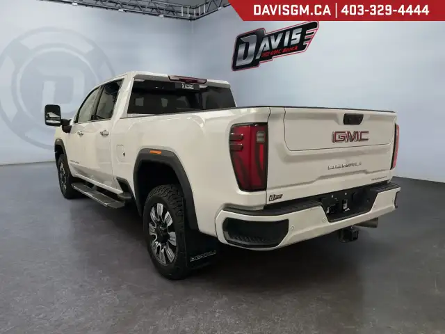 2025 GMC Sierra 3500HD Denali 4WD Crew Cab Standard Box Denali in Cars & Trucks in Lethbridge - Image 8