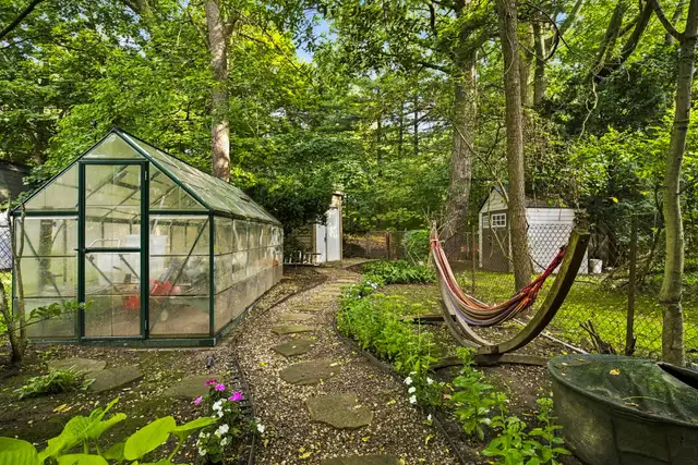 Light-Filled Furnished 1BR + Office with Private Garden | Yonge– in Long Term Rentals in City of Toronto - Image 28