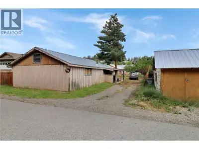 This charming 2-bedroom home offers an excellent opportunity for investors, first-time buyers, or th...