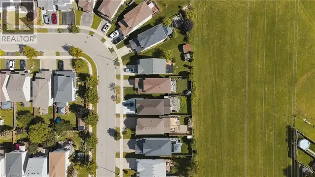 116 HENHOEFFER Crescent Kitchener, Ontario in Houses for Sale in Kitchener / Waterloo - Image 33