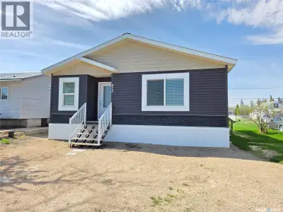 Welcome to 413 Railway Street in the welcoming town of Kipling. Built in 2020, this modern and well-...