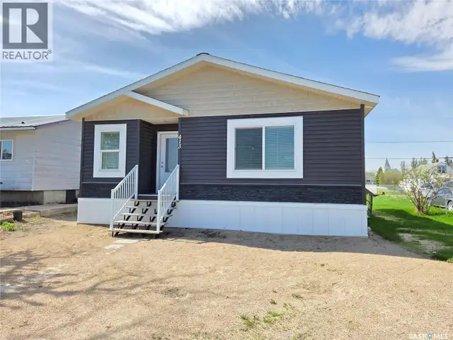 413 Railway STREET Kipling, Saskatchewan in Houses for Sale in Regina - Image 2