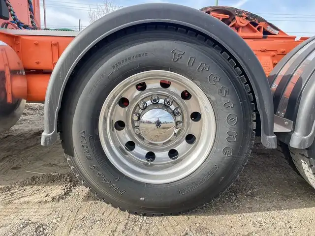 2025 PETERBILT 589 in Heavy Trucks in Saskatoon - Image 7